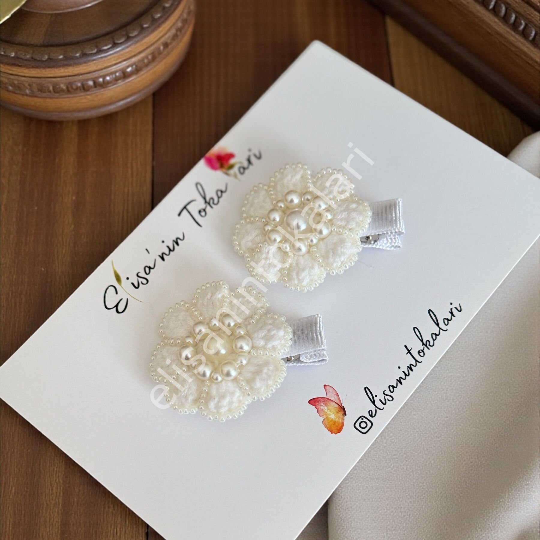 BEADED CROCHET DAISY HAIR CLIP 4,5CM– HANDMADE FLORAL ALLIGATOR CLIP WHOLESALE