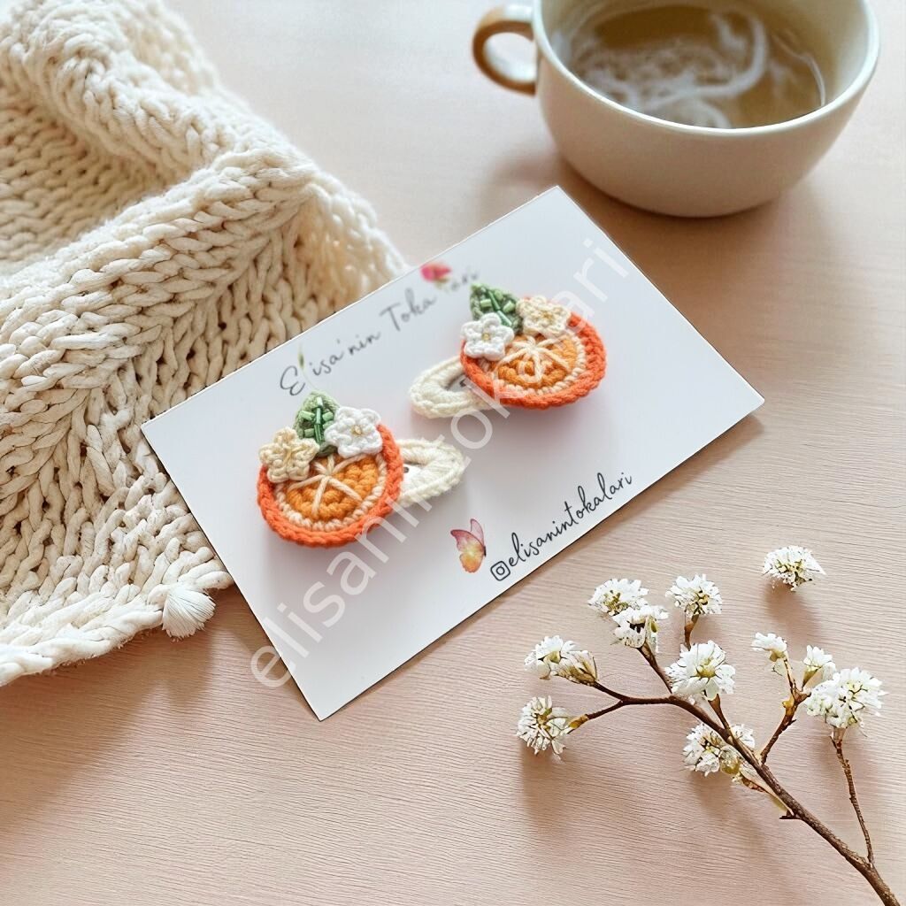 CROCHET ORANGE HAIR PIN