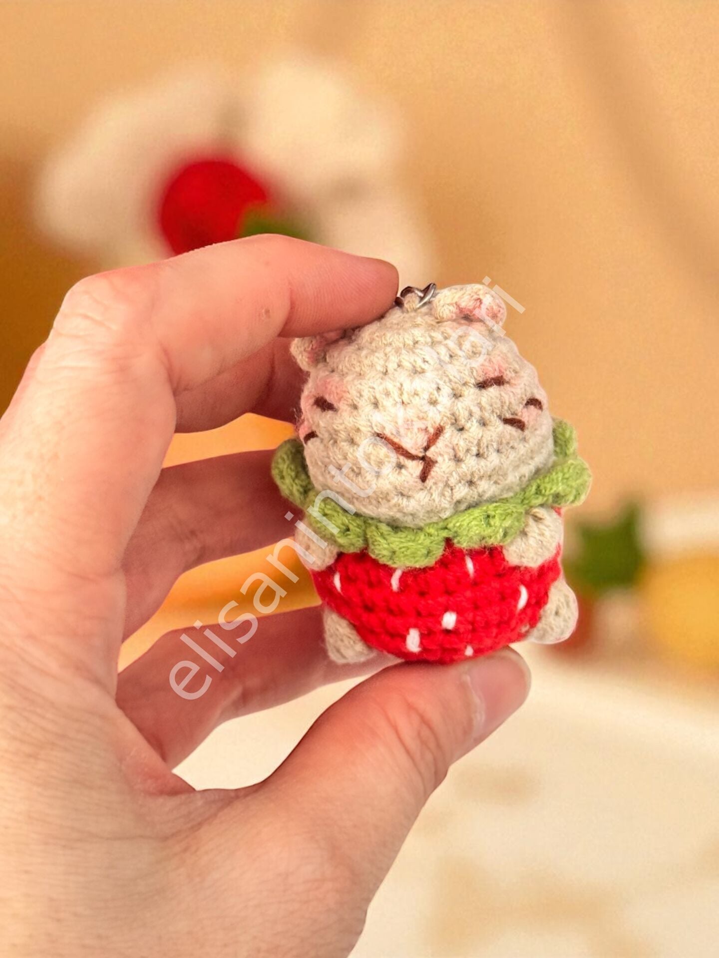 STRAWBERRY CAPPYBARA MİNİ KEYCHAİN 10 PCS