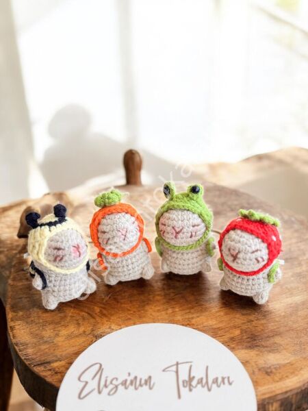 BAG &HAT CAPPYBARA MİNİ KEYCHAİN STRAWBERRY 5 PCS