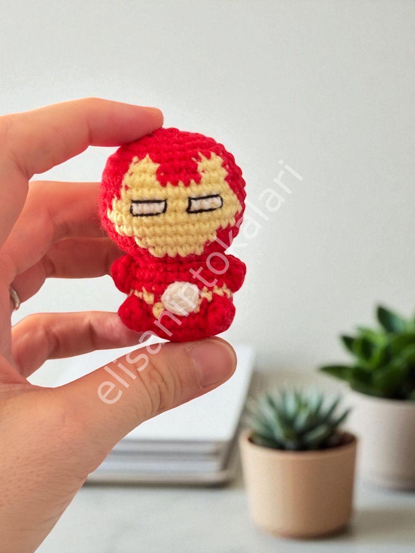 IRON MAN MINI KEYCHAİN 10 PCS