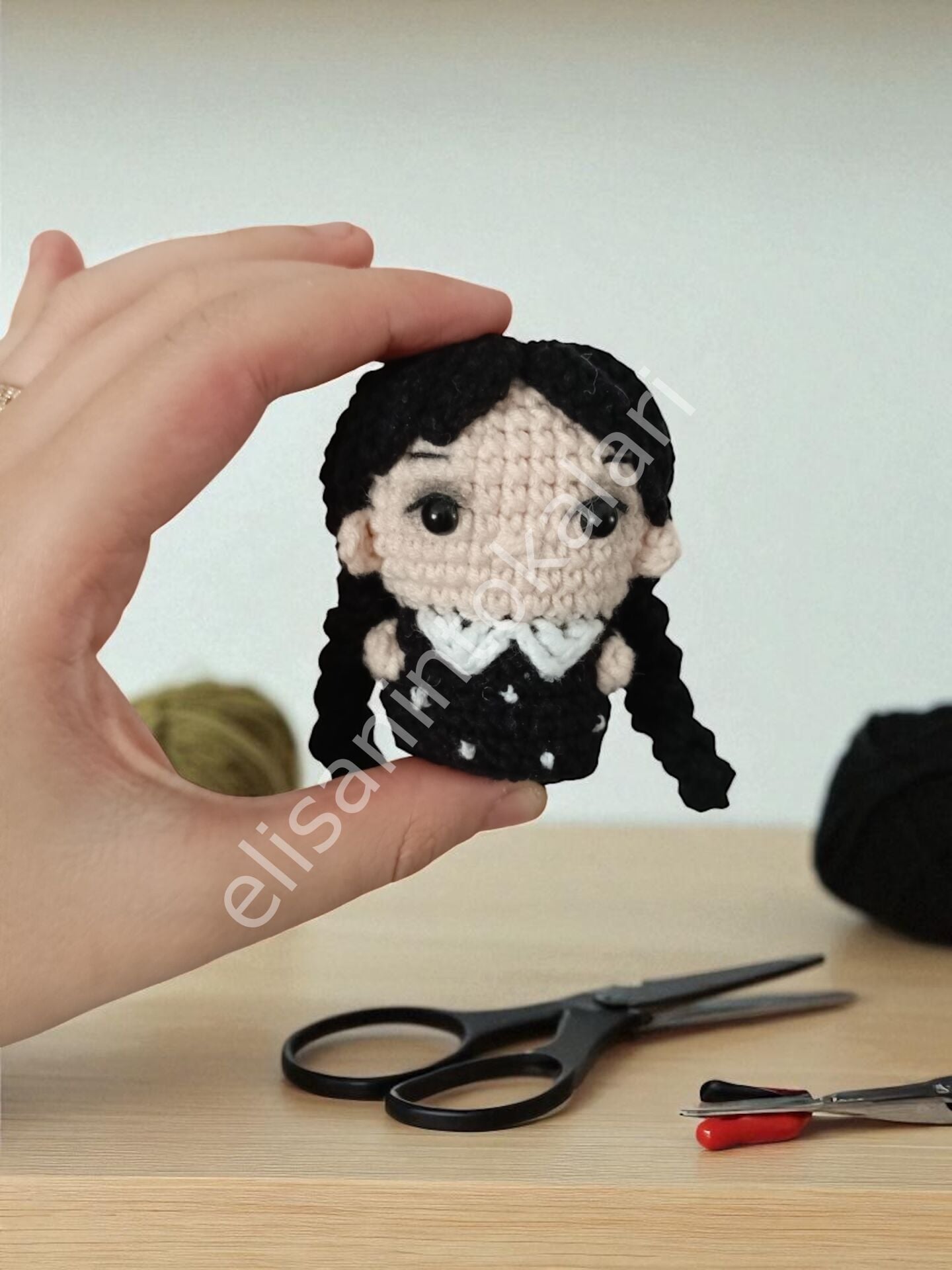 WEDNESDAY MINI KEYCHAIN 5 PCS