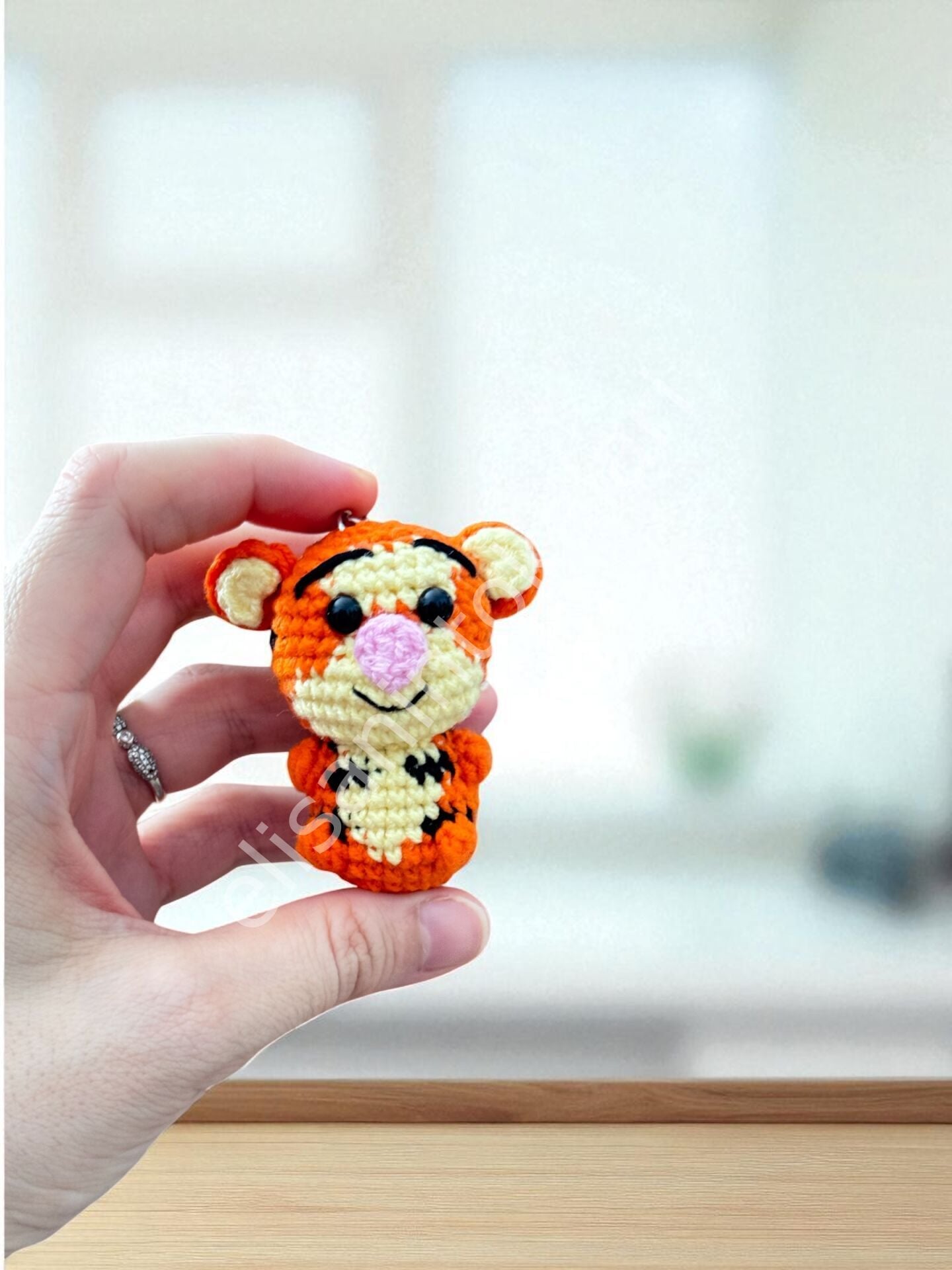 TIGGER MINI KEYCHAIN 10 PCS