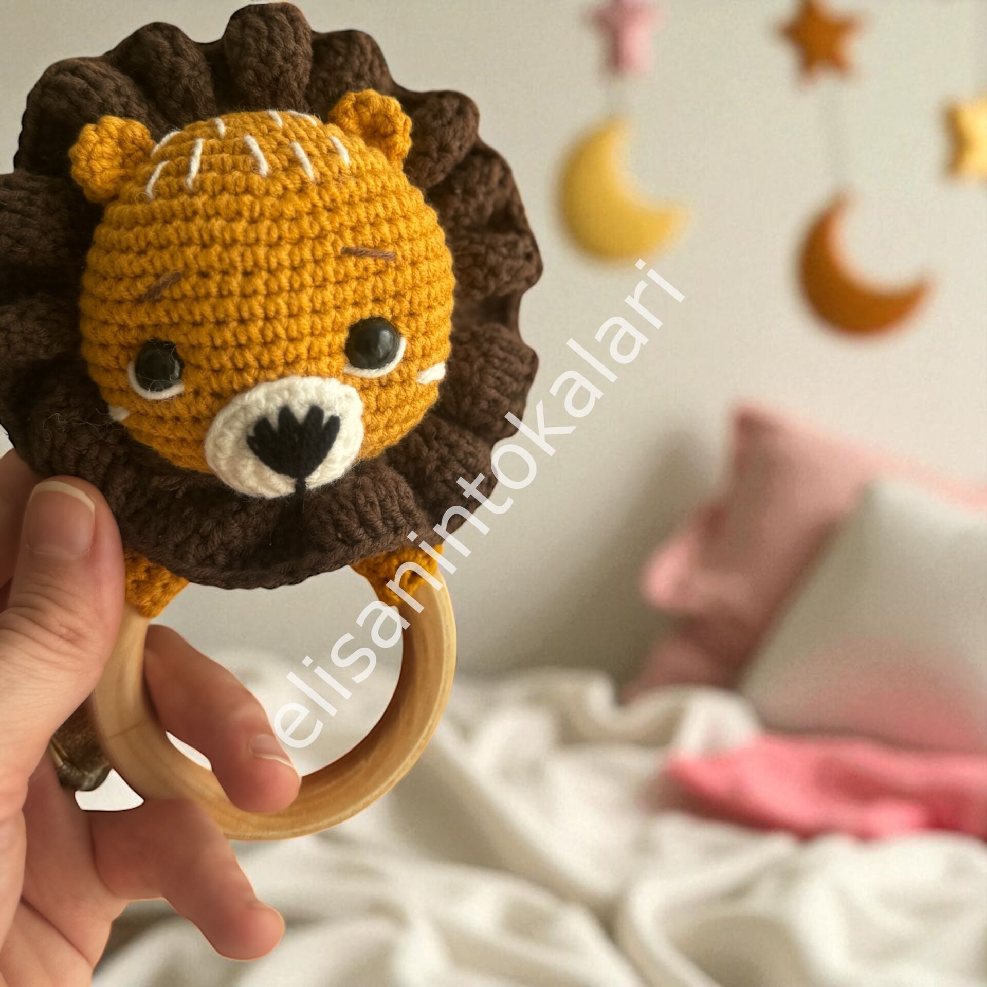 LION AMIGURIMI BABY RATTLE